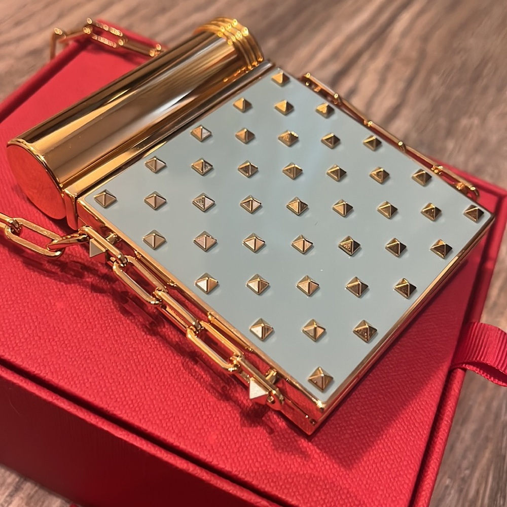 BNWT Valentino Rockstud Minaudiere Azzurro Charm Lipstick Holder Clutch - Picture 13 of 13